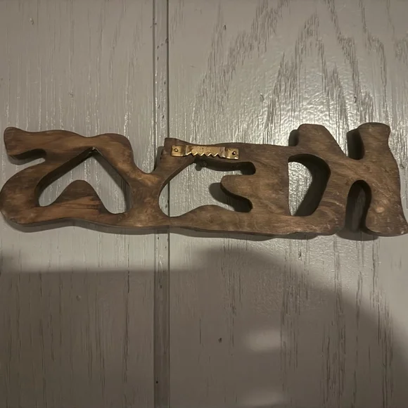 Vintage Wood “KEYS” Wall Hook Rack - Picture 2 of 2